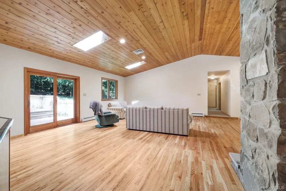 1169 Ridgebury Road New Hampton, NY 10958