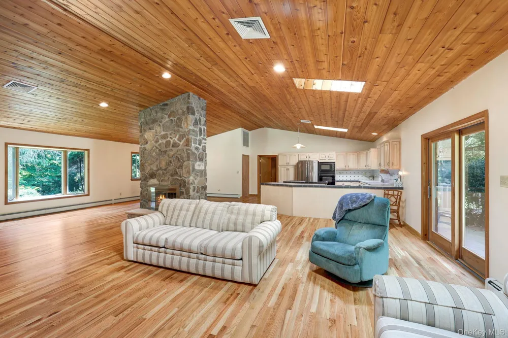 1169 Ridgebury Road New Hampton, NY 10958