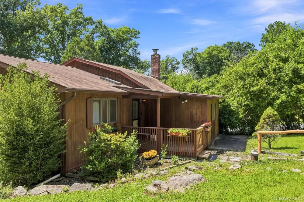49 Maple Trail Wurtsboro, NY 12790