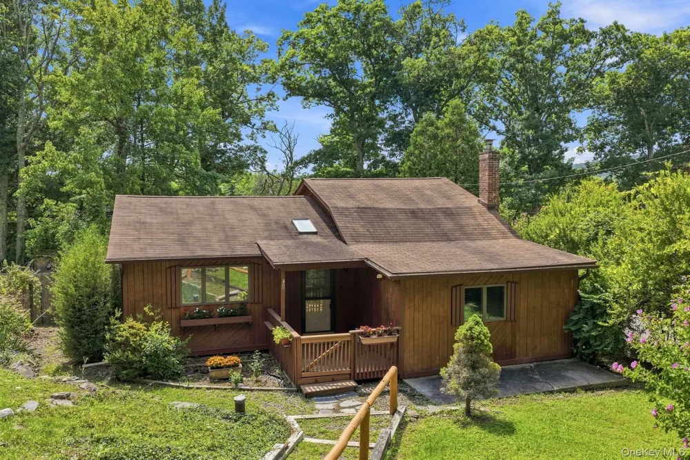 49 Maple Trail Wurtsboro, NY 12790
