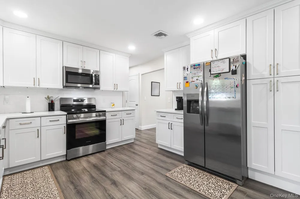 159 Pauls Path Coram, NY 11727