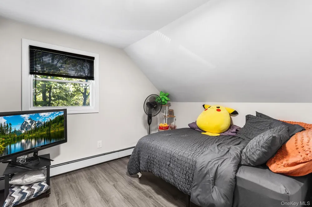 159 Pauls Path Coram, NY 11727