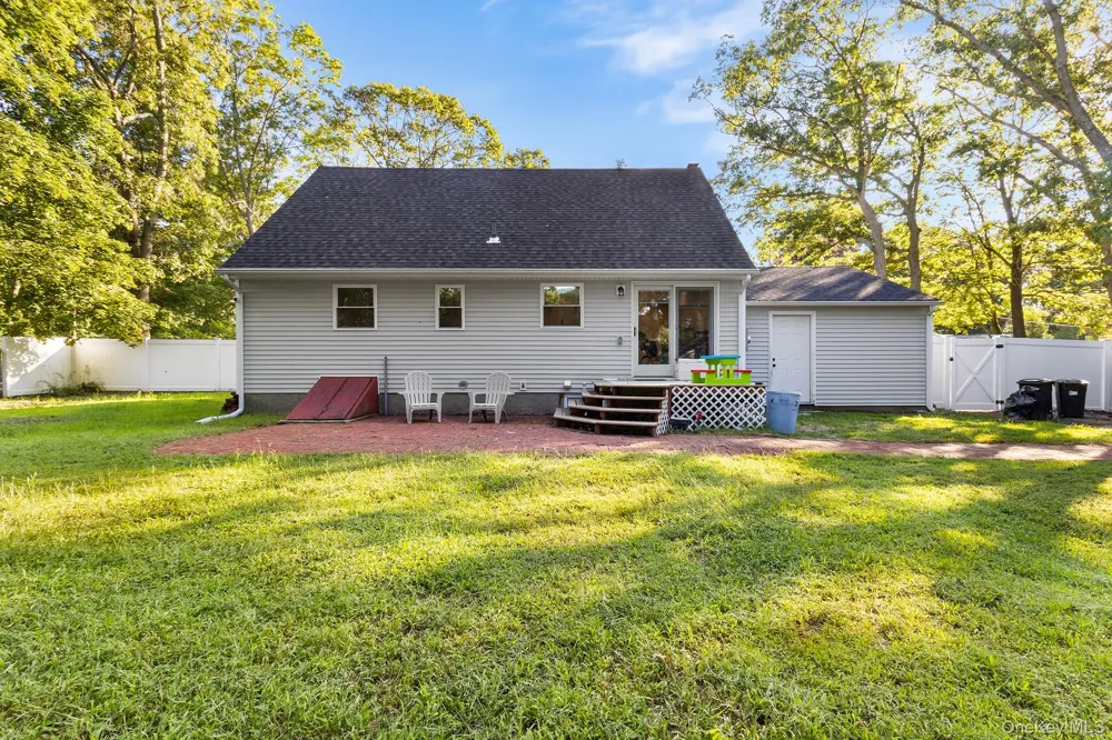 159 Pauls Path Coram, NY 11727