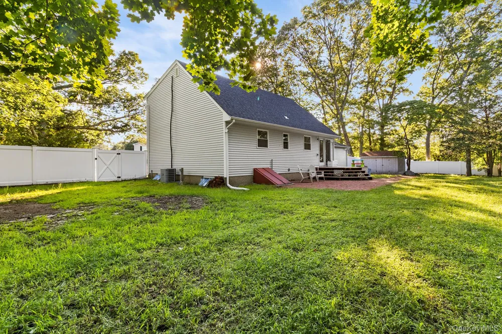 159 Pauls Path Coram, NY 11727