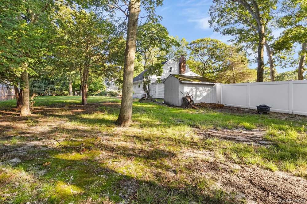 159 Pauls Path Coram, NY 11727