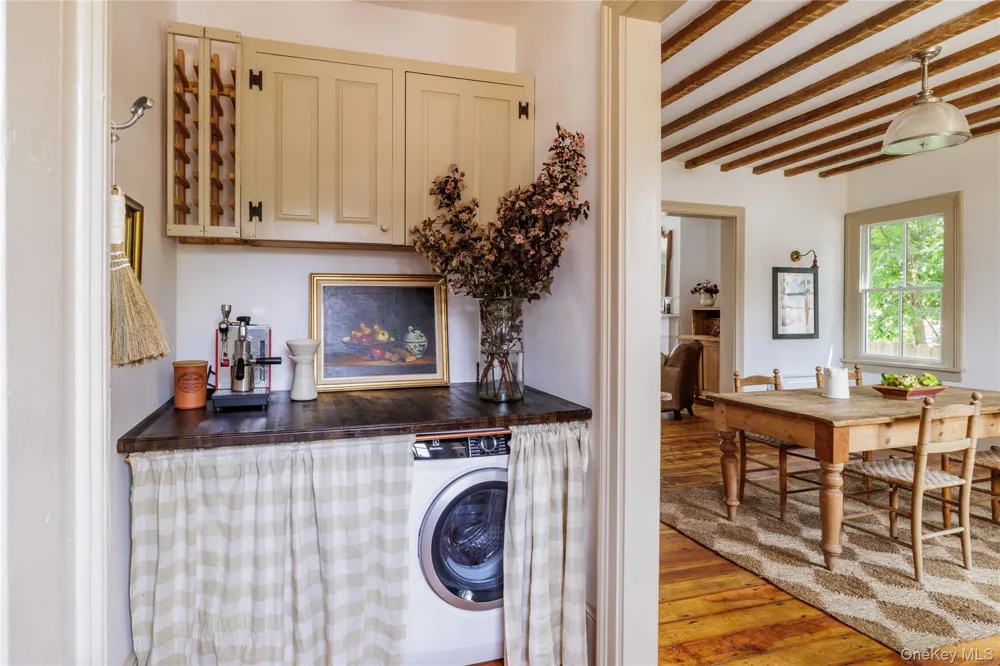 225 Robinson Street Hudson, NY 12534