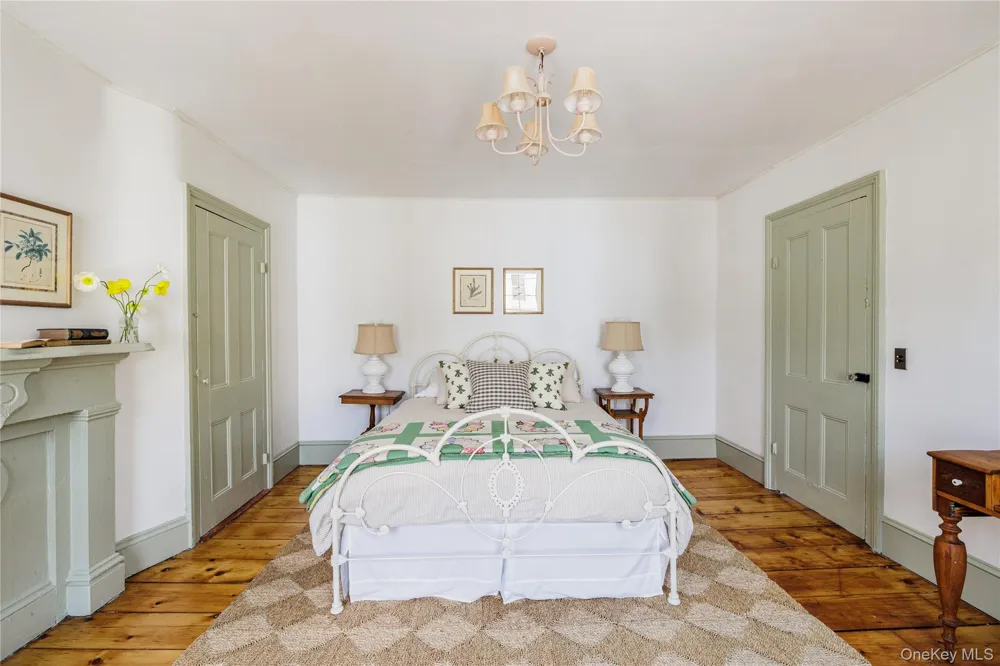 225 Robinson Street Hudson, NY 12534