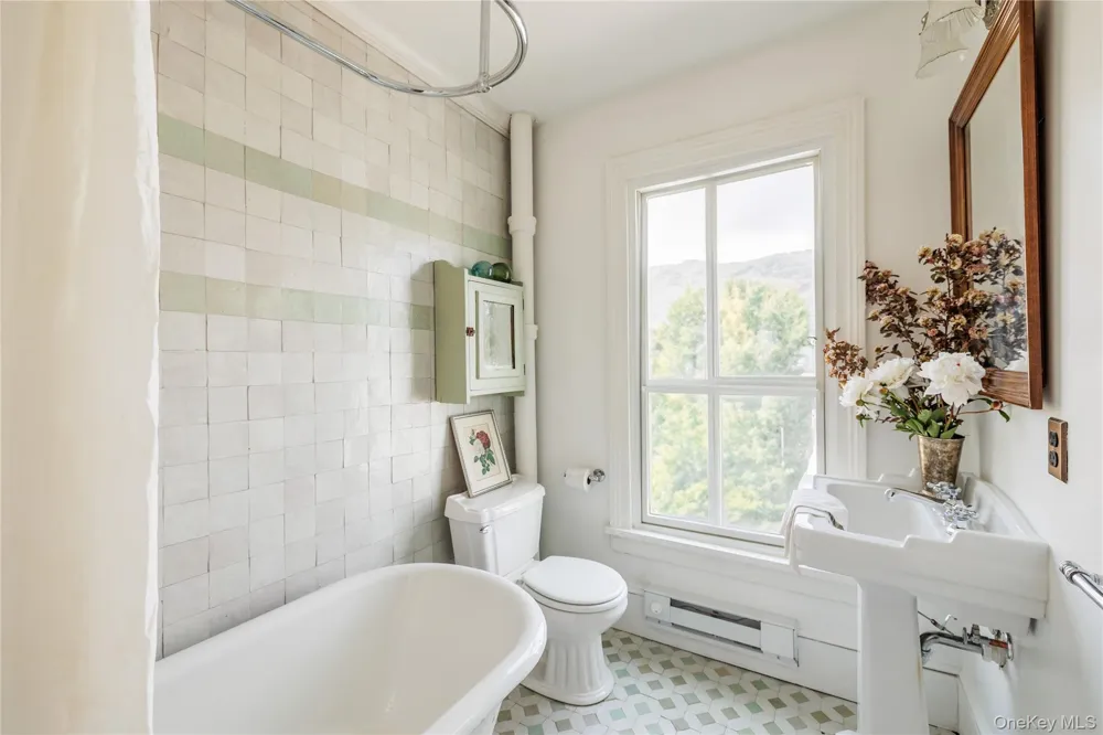 225 Robinson Street Hudson, NY 12534