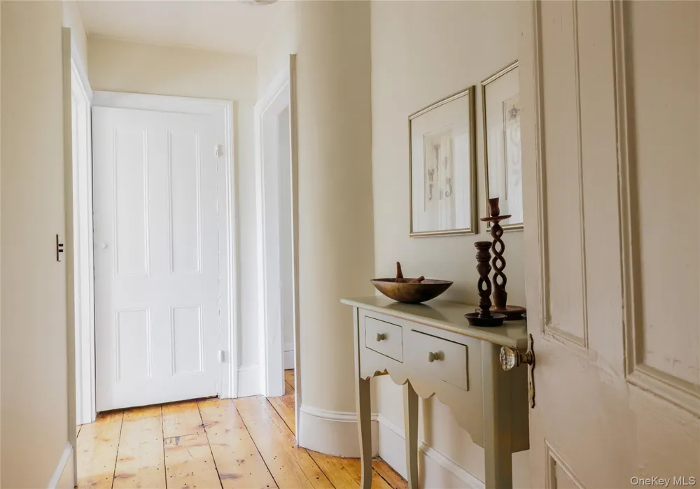 225 Robinson Street Hudson, NY 12534