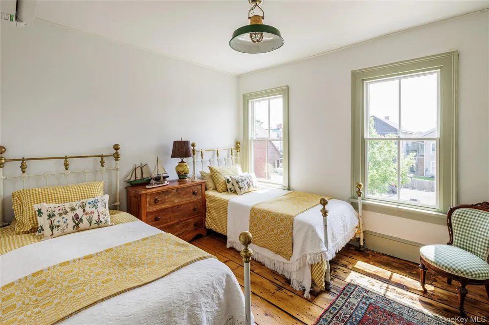 225 Robinson Street Hudson, NY 12534