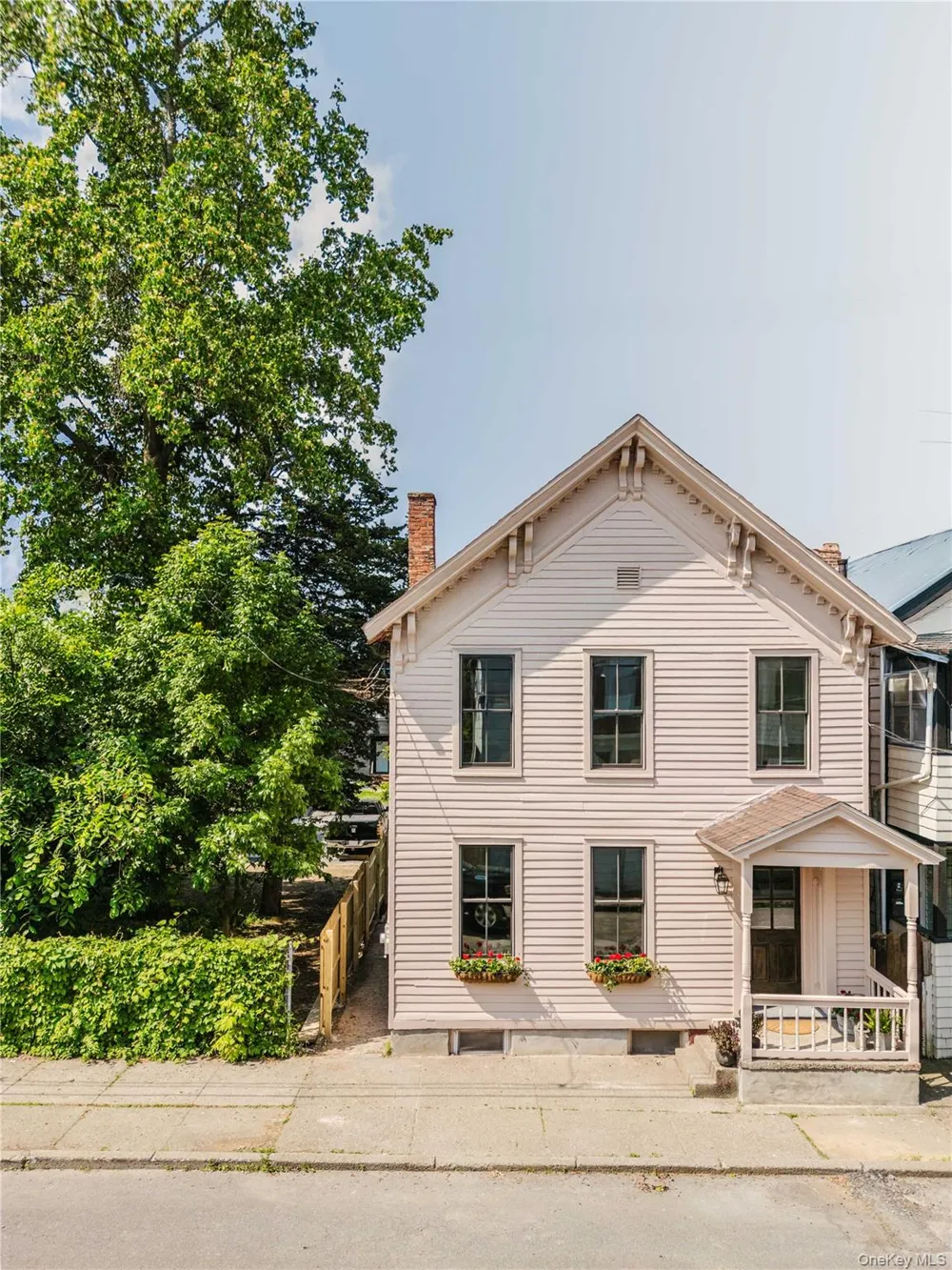 225 Robinson Street Hudson, NY 12534