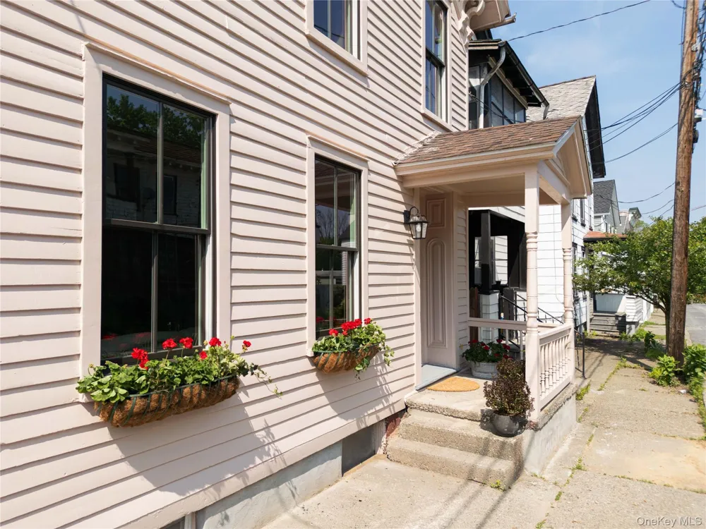 225 Robinson Street Hudson, NY 12534