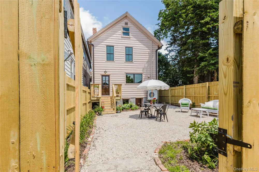 225 Robinson Street Hudson, NY 12534