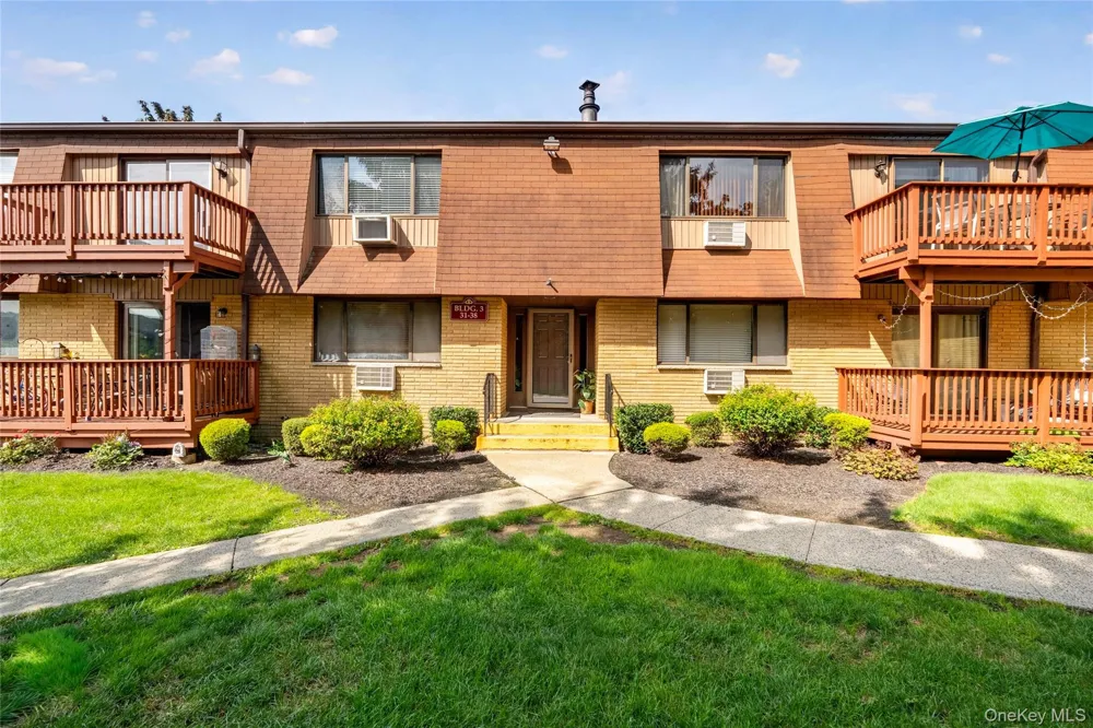 38 Richard Court Pomona, NY 10970