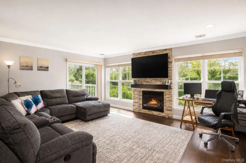 31 Vista Drive Manorville, NY 11949