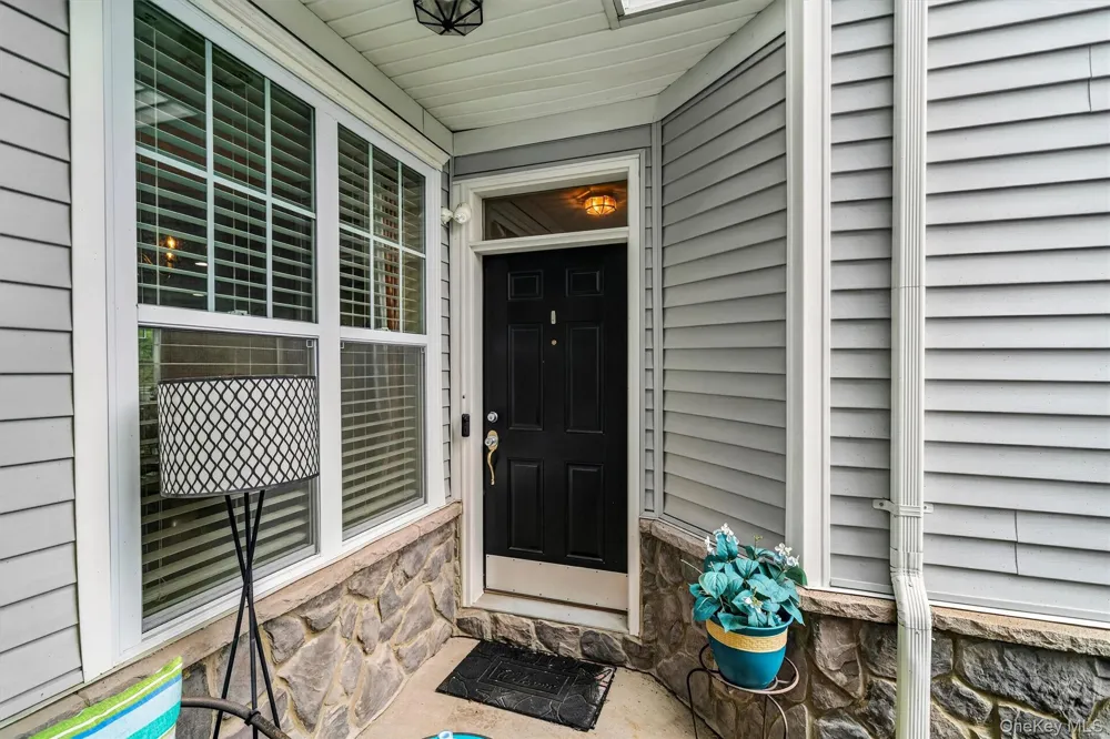 93 Meadow View Drive Middletown, NY 10940