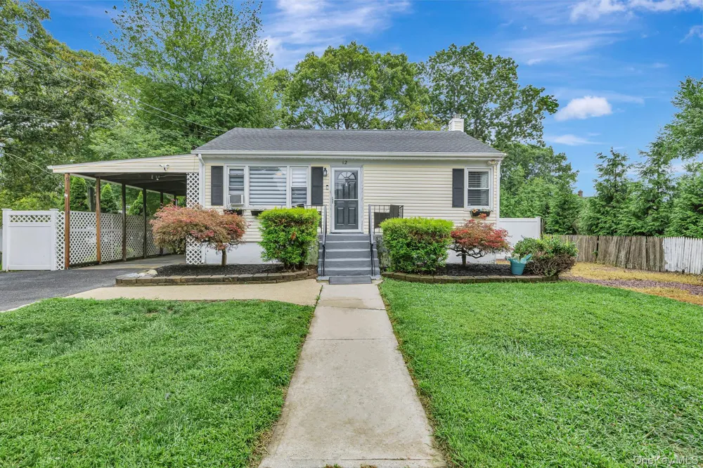 12 Dover Avenue Mastic, NY 11950