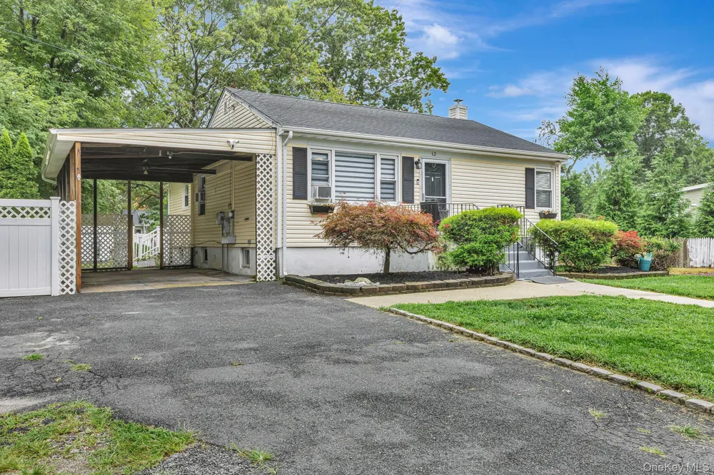 12 Dover Avenue Mastic, NY 11950