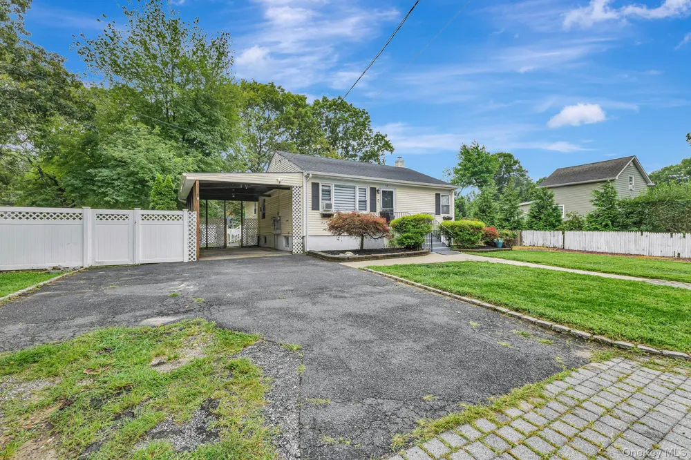 12 Dover Avenue Mastic, NY 11950