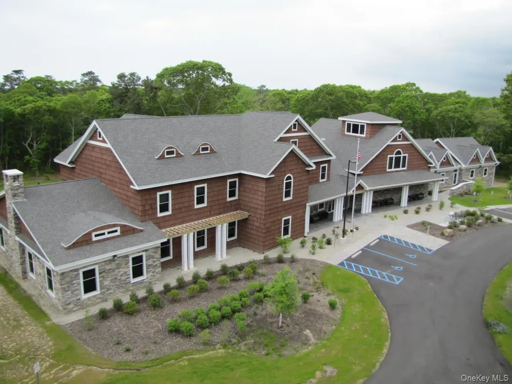 12 Dover Avenue Mastic, NY 11950