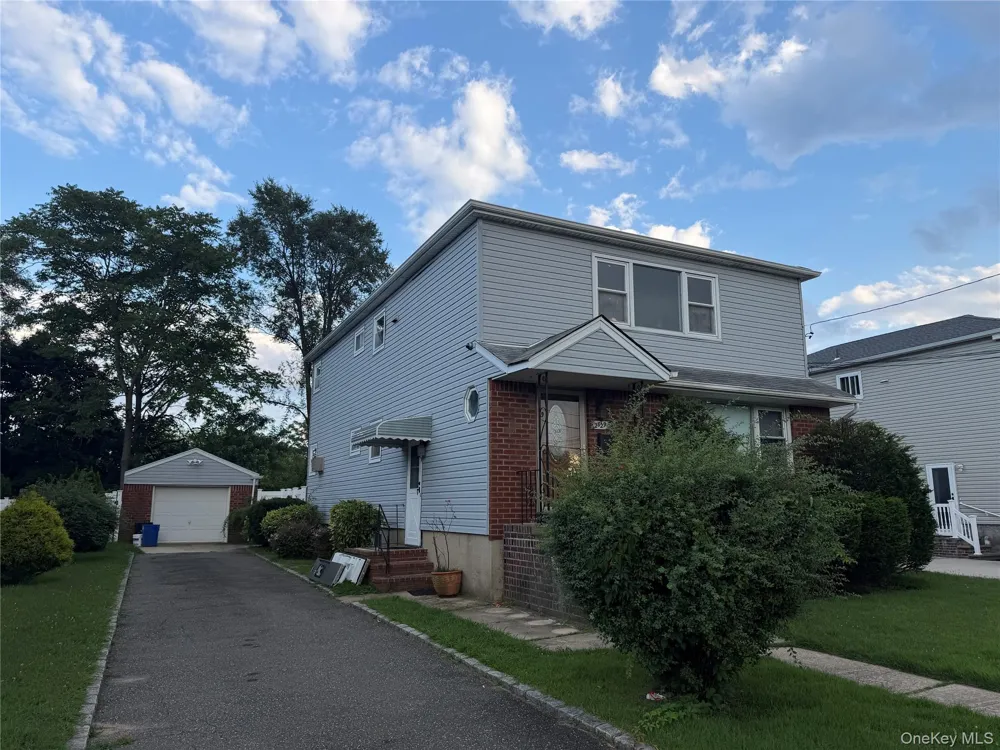 2829 Elm Street Oceanside, NY 11572