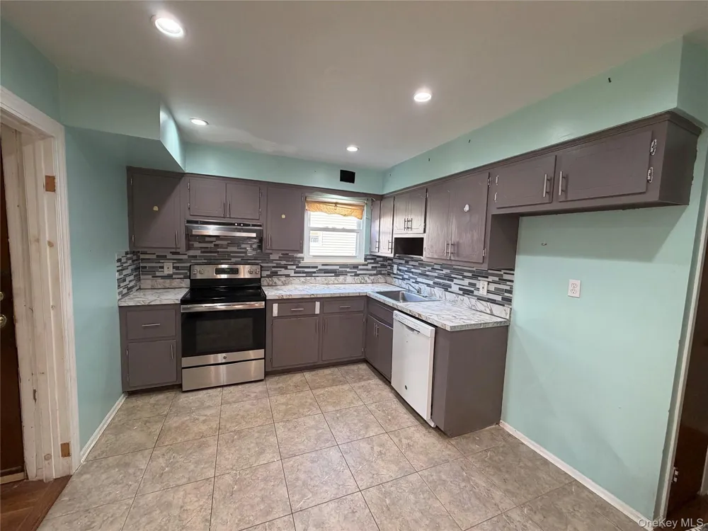 2829 Elm Street Oceanside, NY 11572