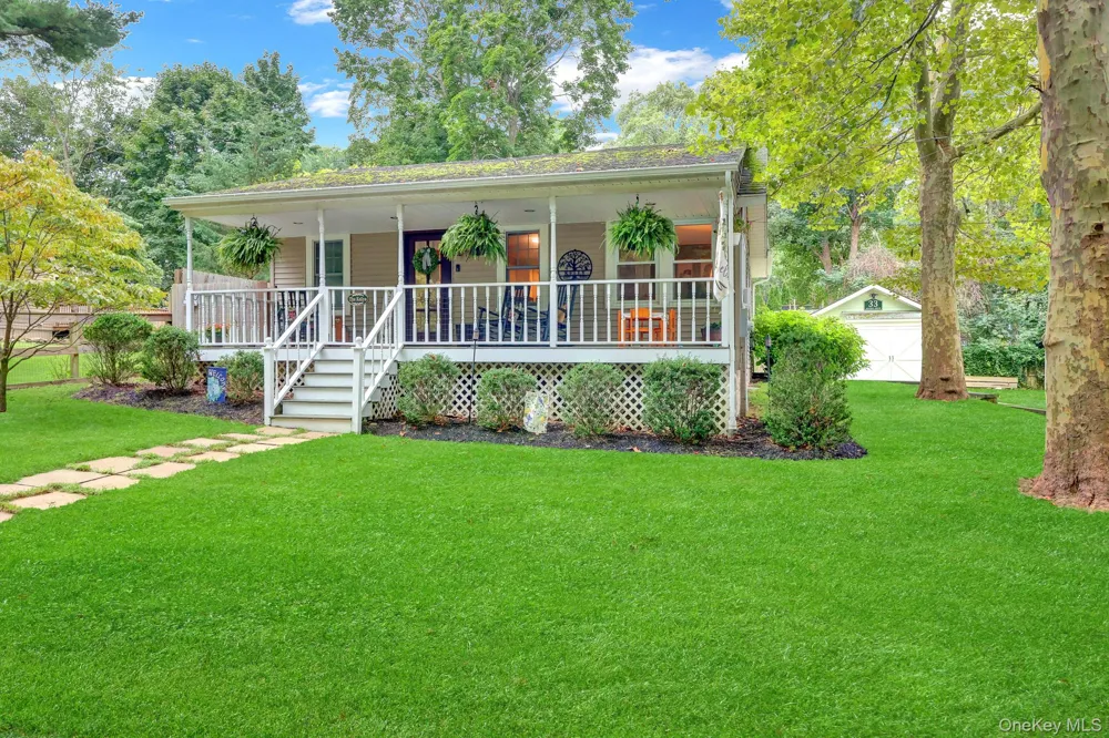 33 Aloma Road Rocky Point, NY 11778