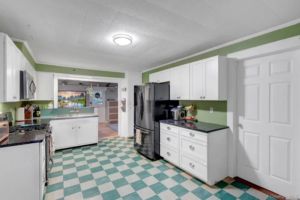 33 Aloma Road Rocky Point, NY 11778