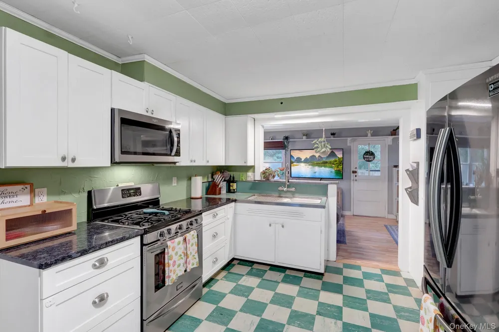 33 Aloma Road Rocky Point, NY 11778