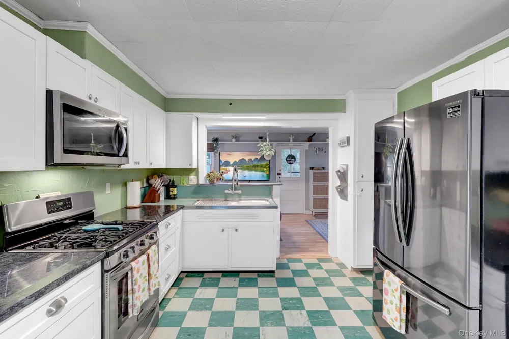 33 Aloma Road Rocky Point, NY 11778