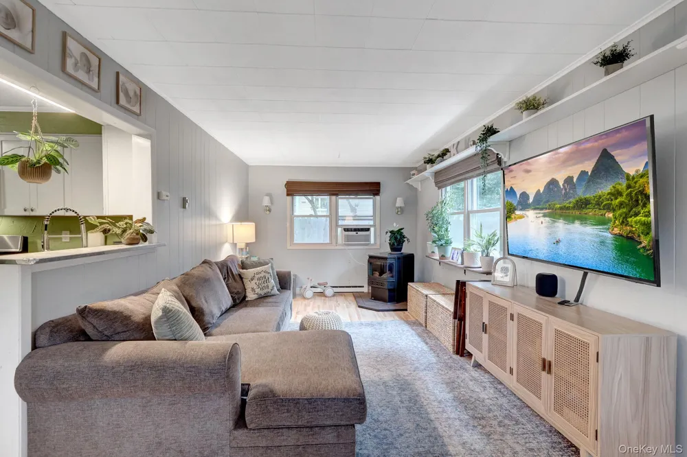 33 Aloma Road Rocky Point, NY 11778