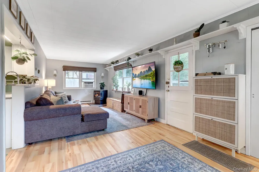 33 Aloma Road Rocky Point, NY 11778