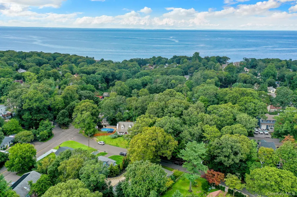 33 Aloma Road Rocky Point, NY 11778