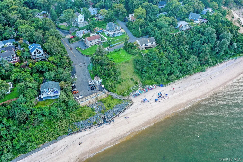 33 Aloma Road Rocky Point, NY 11778