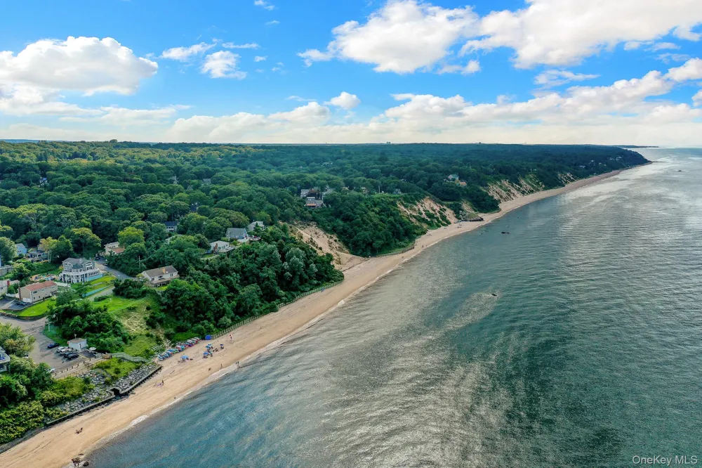 33 Aloma Road Rocky Point, NY 11778