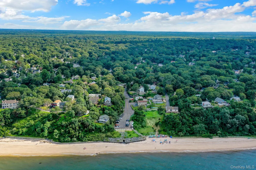 33 Aloma Road Rocky Point, NY 11778