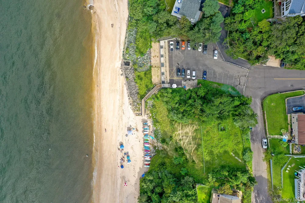 33 Aloma Road Rocky Point, NY 11778