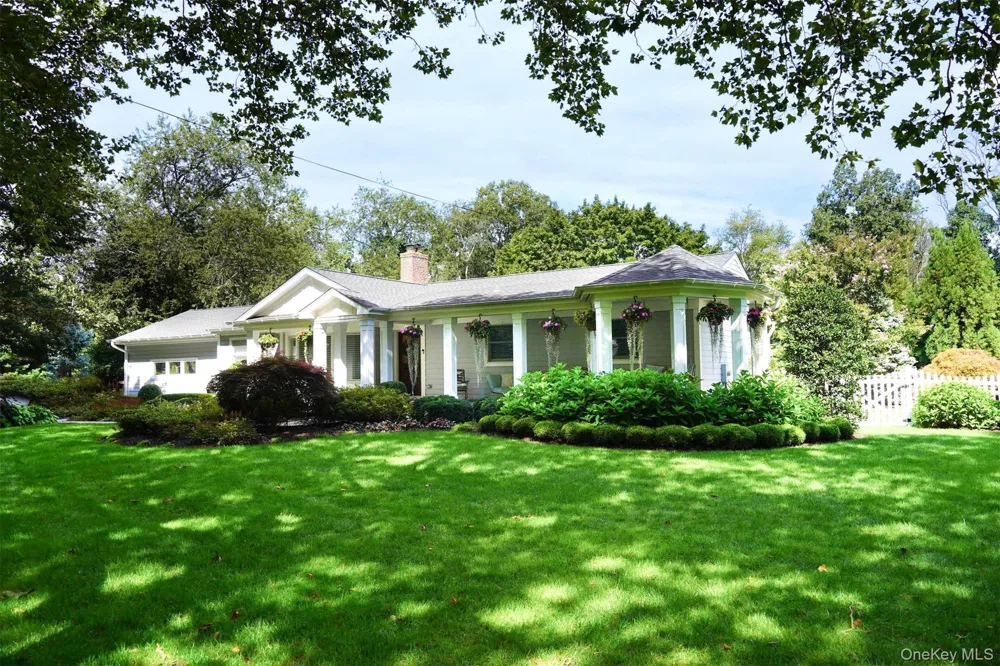 41 Snowball Drive Cold Spring Harbor, NY 11724