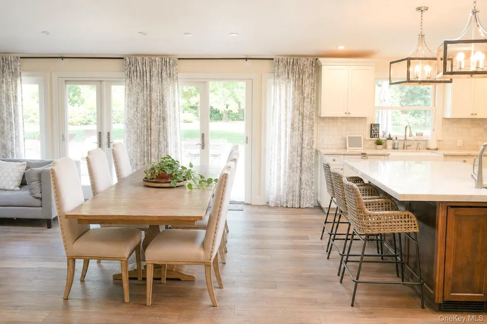 41 Snowball Drive Cold Spring Harbor, NY 11724