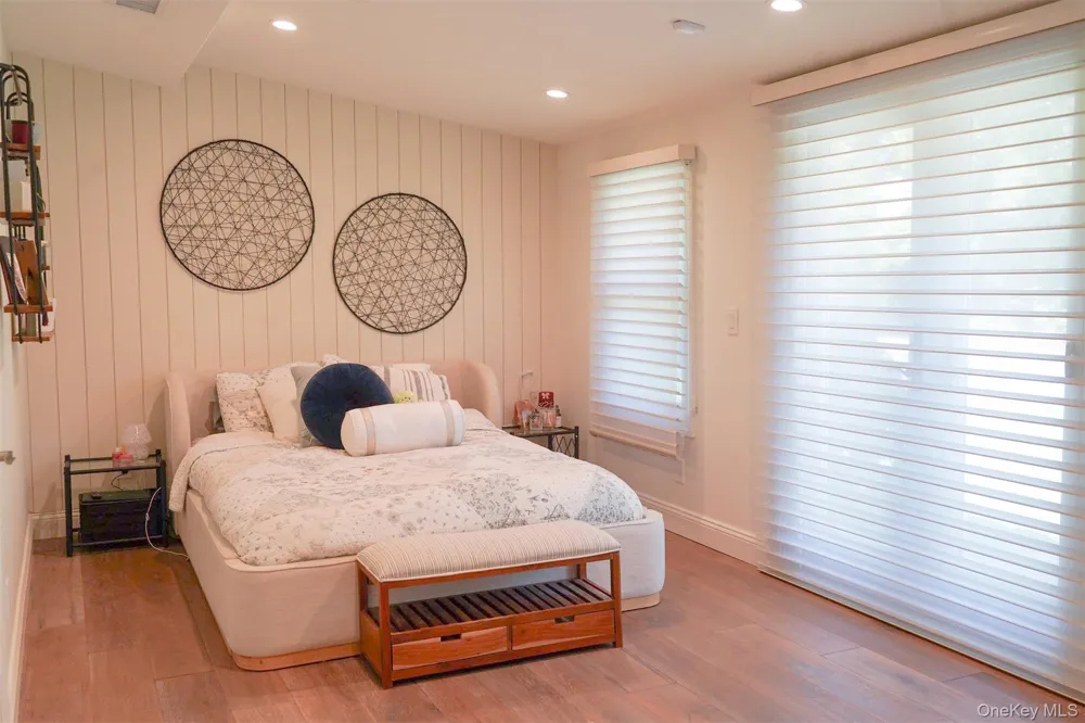 41 Snowball Drive Cold Spring Harbor, NY 11724