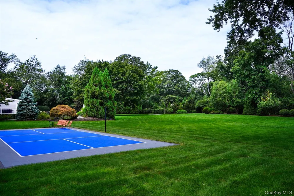 41 Snowball Drive Cold Spring Harbor, NY 11724