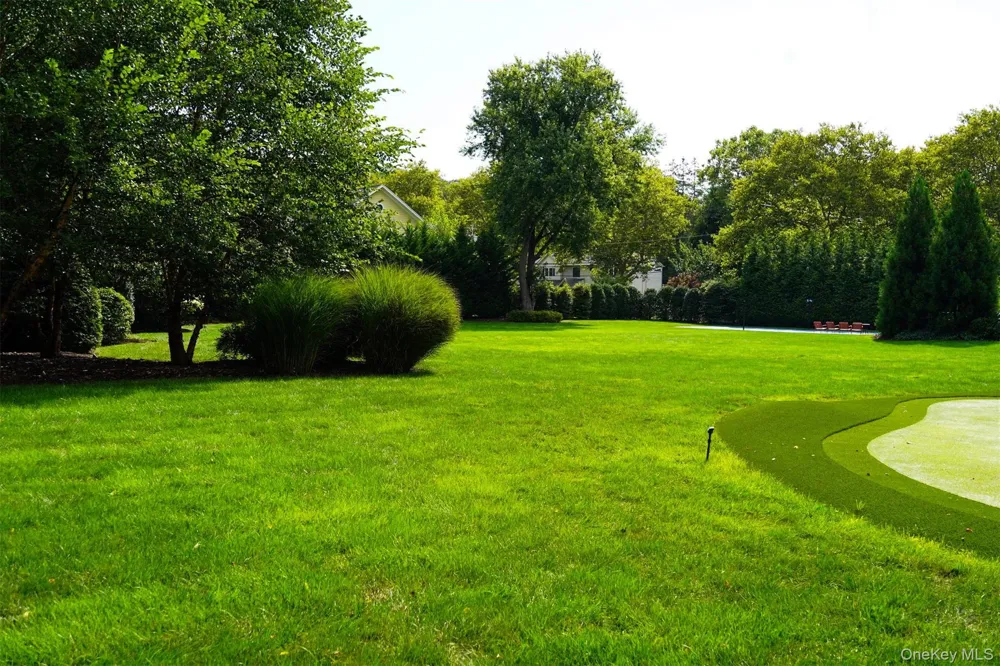 41 Snowball Drive Cold Spring Harbor, NY 11724