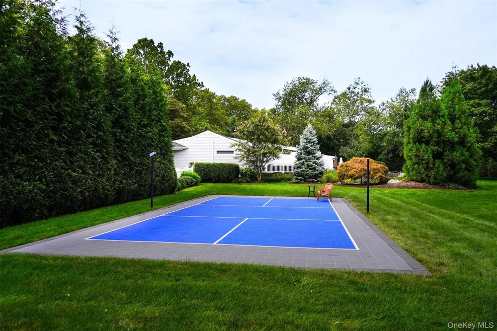 41 Snowball Drive Cold Spring Harbor, NY 11724