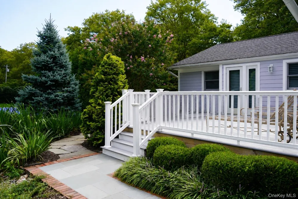 41 Snowball Drive Cold Spring Harbor, NY 11724