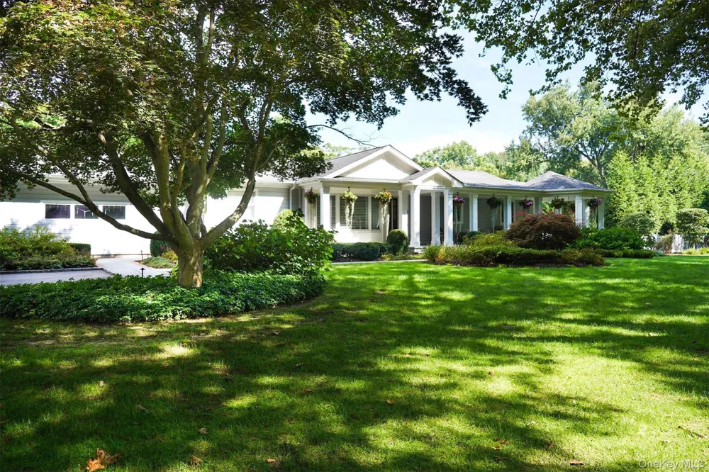 41 Snowball Drive Cold Spring Harbor, NY 11724