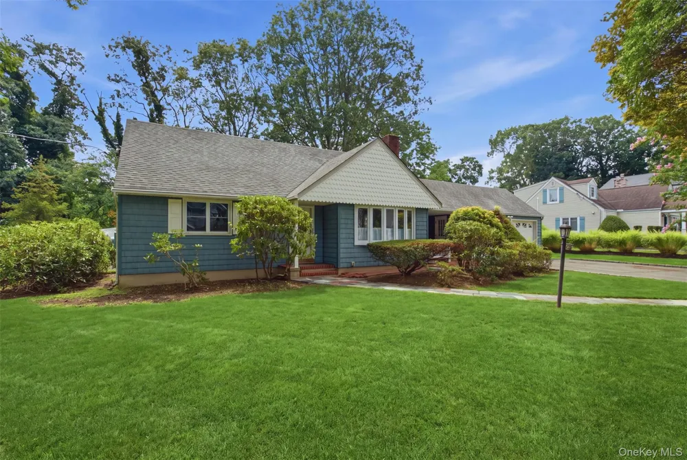 155 Hoover Place Centerport, NY 11721