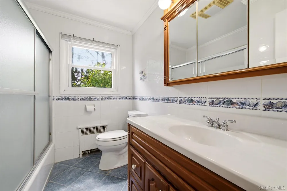 155 Hoover Place Centerport, NY 11721
