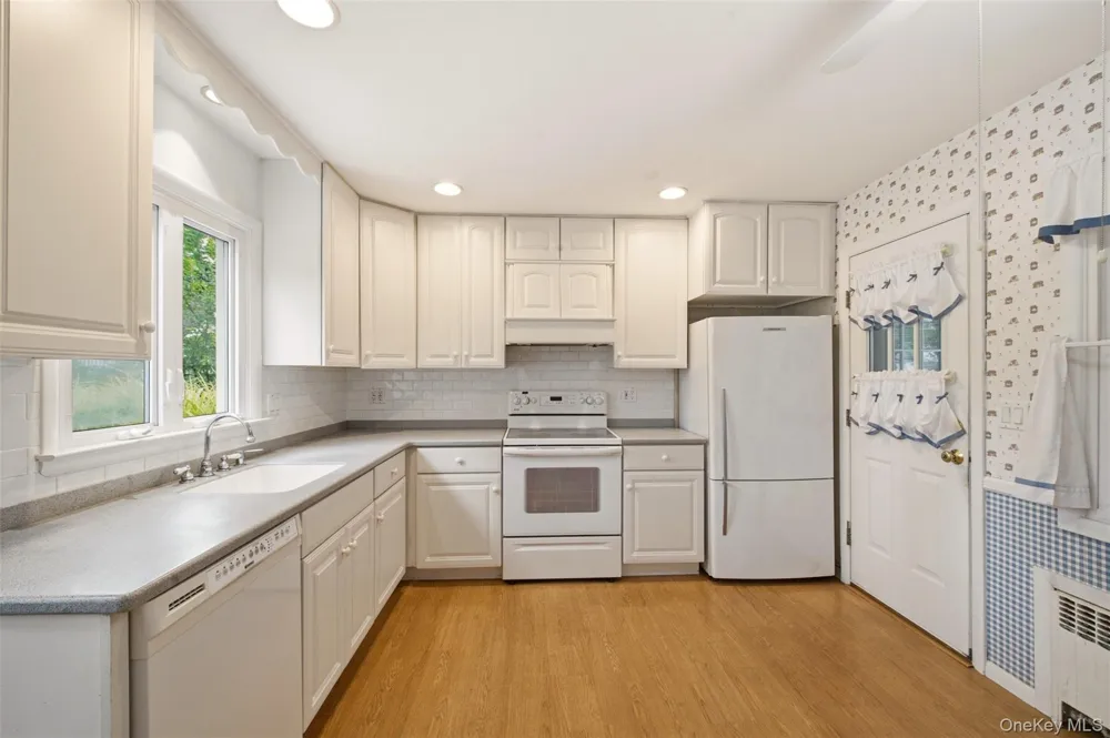 155 Hoover Place Centerport, NY 11721