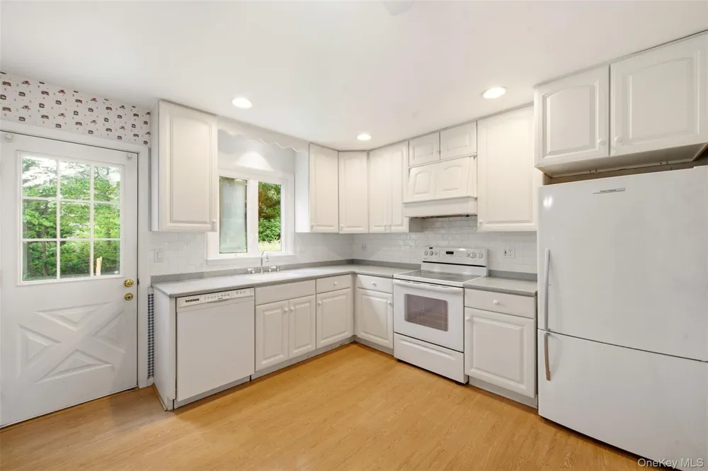 155 Hoover Place Centerport, NY 11721