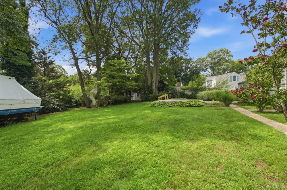 155 Hoover Place Centerport, NY 11721
